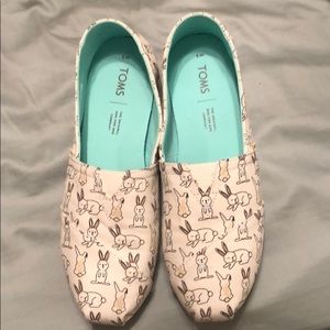 Toms with rabbits Size 9
